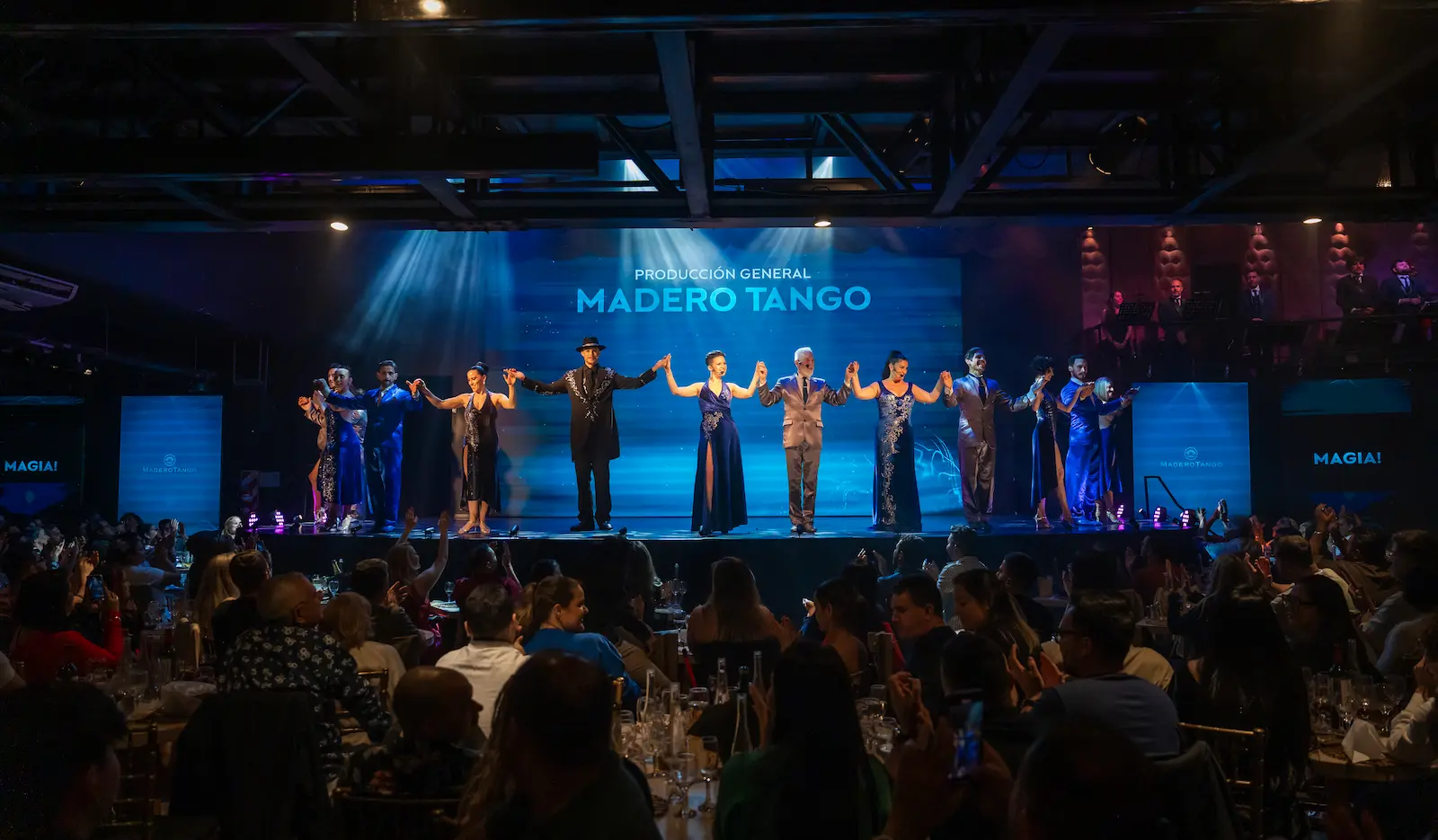 Elenco do show do Madero Tango em Puerto Madero, Buenos Aires